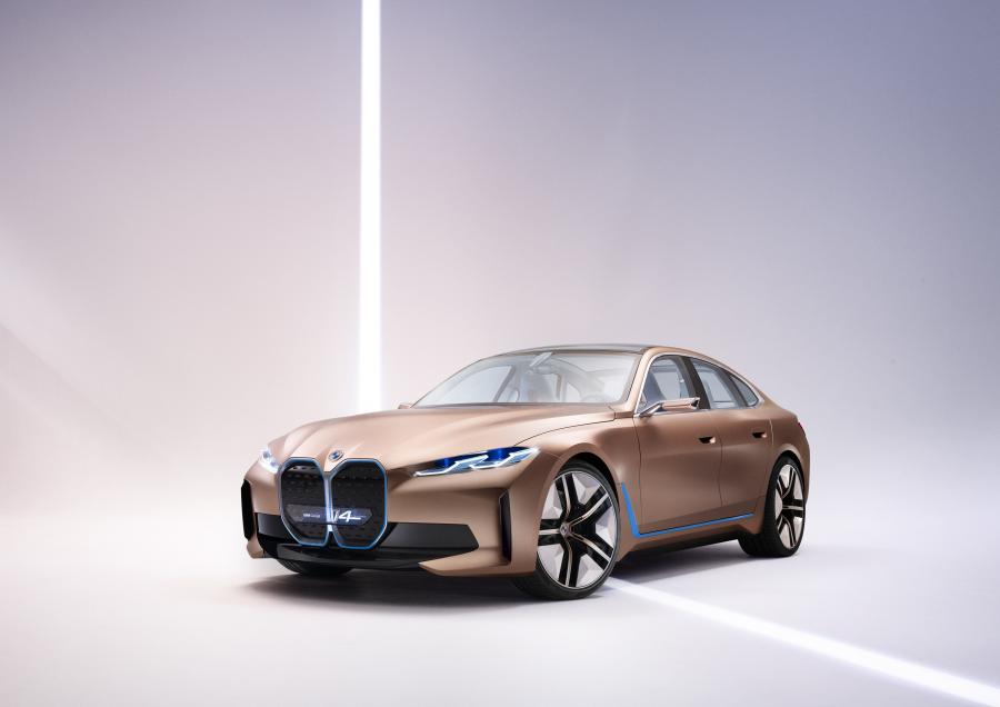  BMW Concept i4 2020 года  (фото 1 из 71)